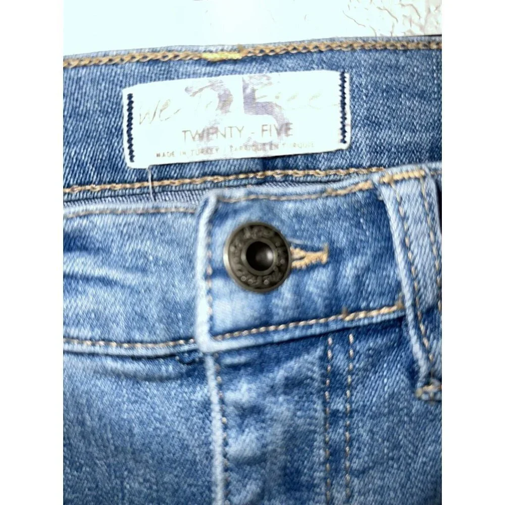 𝅺FREE People Denim Jeans Light Wash Raw shred Hem Distressed 25” (M)